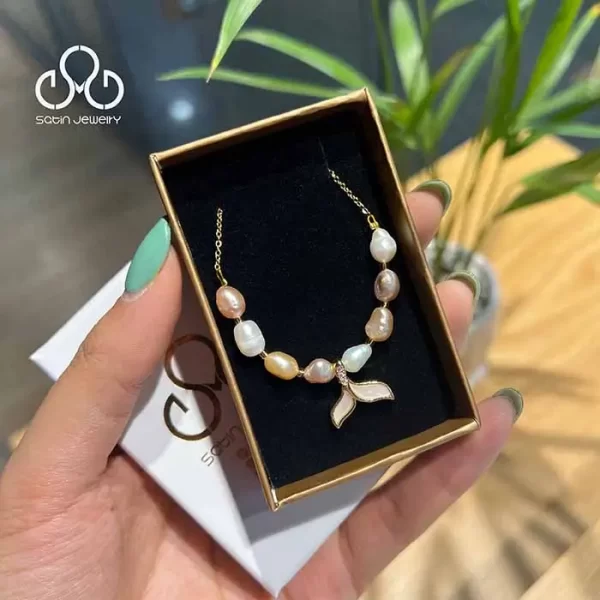 گردنبند دم وال با مروارید طبیعی